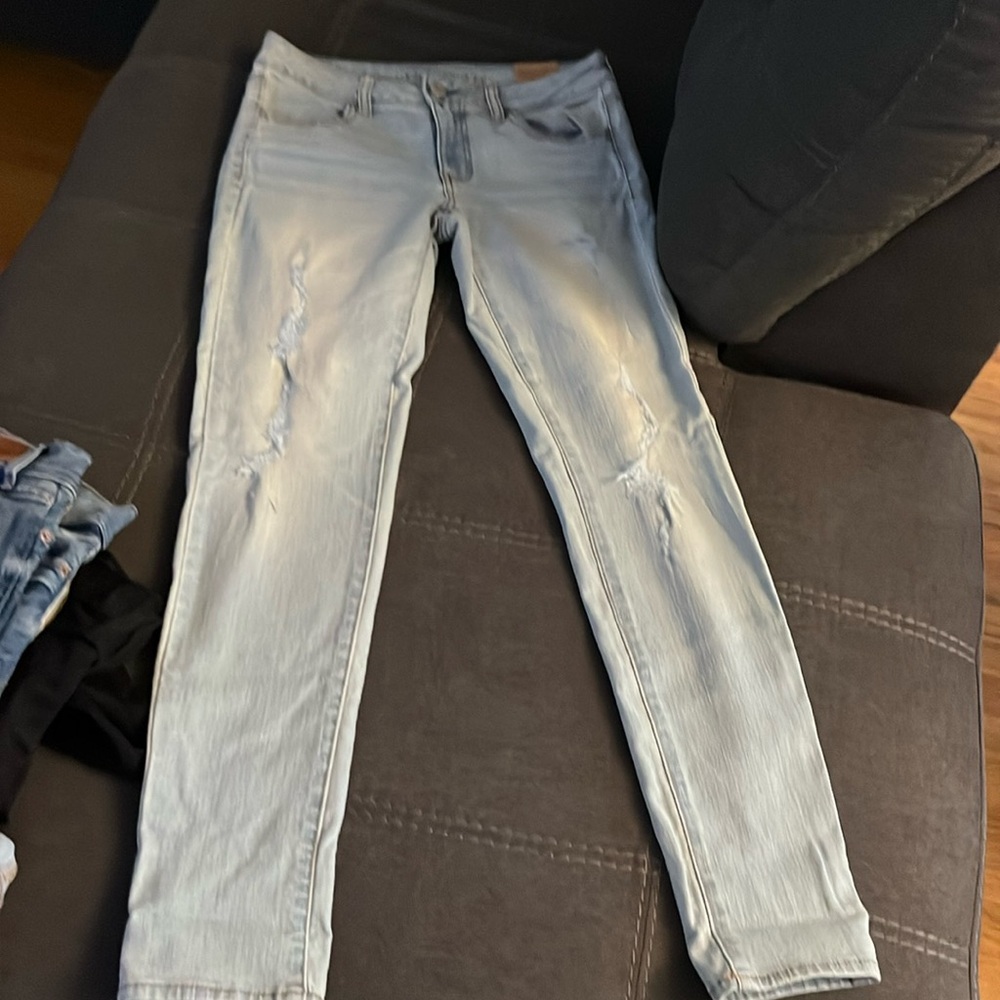 Light wash jeggings